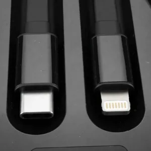 Close-up of the Hoco MMJ-27 built-in USB-C and iP cable tips in their docks