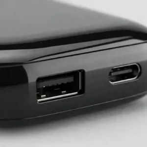 Close-up of the Hoco MMJ-27 USB-A and Type-C ports on the side edge