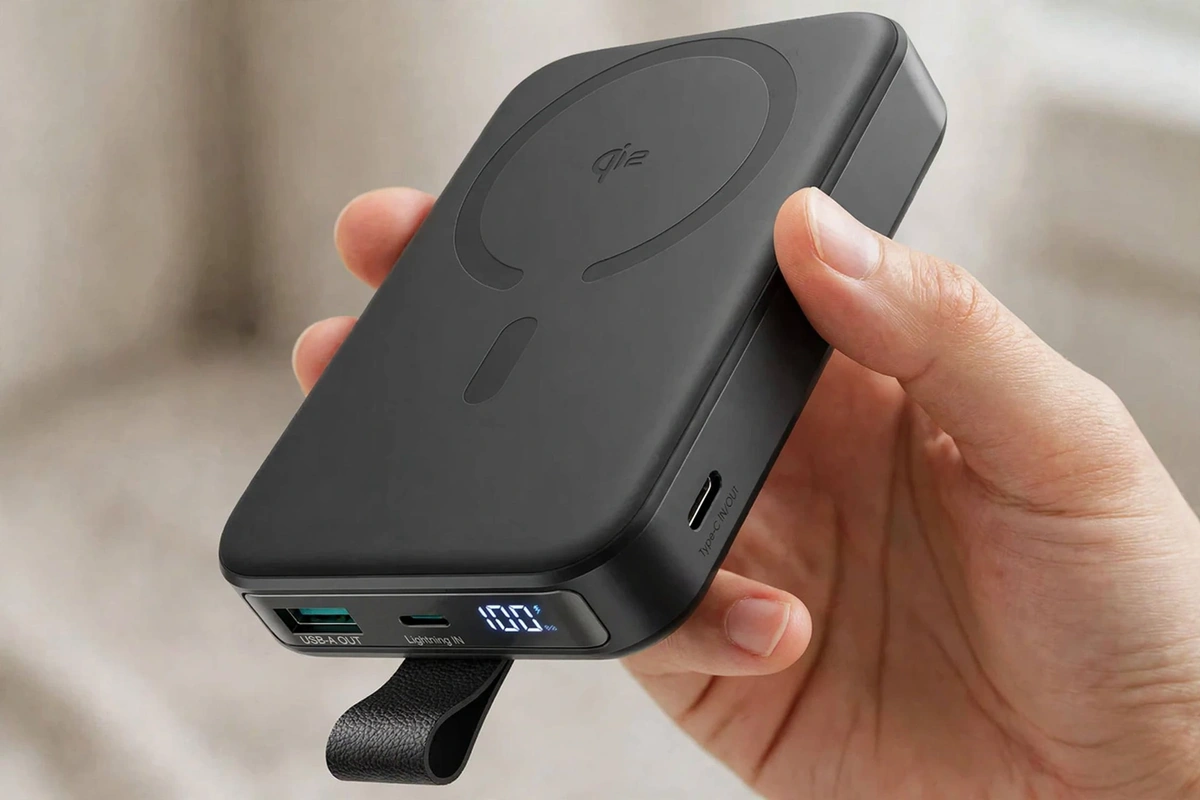 joyroom-jr-pbm11-qi2-magsafe-power-bank-with-kickstand-10000mah-black_11