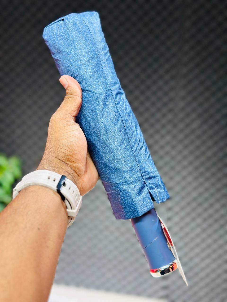 Premium 12-Ribs Automatic Umbrella With Flash Light – Blue Premium 12-Ribs Automatic Umbrella With Flash Light - Blue