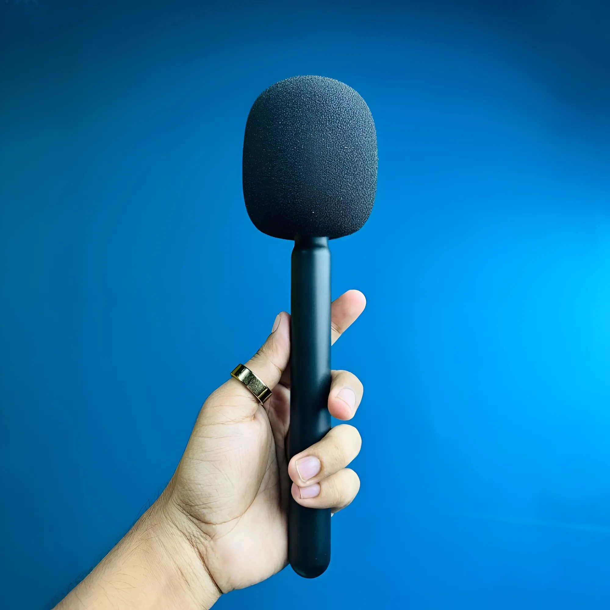 GearUP Wireless Microphone Holder for Interview (Microphone not included) GearUP Wireless Microphone Holder for Interview (Microphone not included)