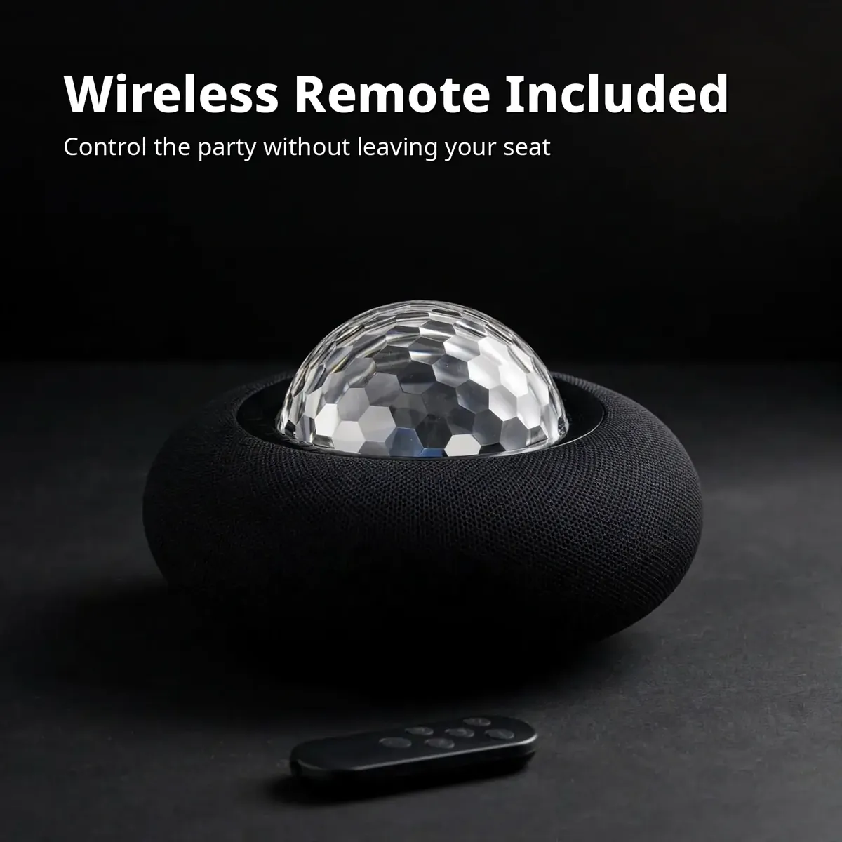 Joyroom JR-MS02 wireless remote control included with the speaker