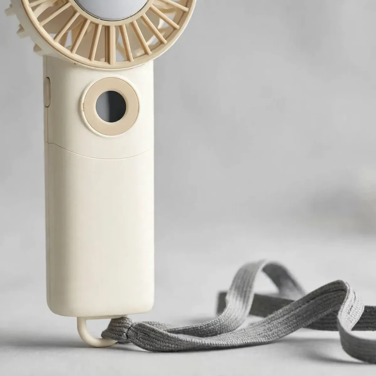 Hoco HX605 wrist lanyard detail for carry-anywhere use